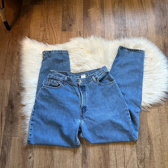 LEVI’S 550 Jeans In Medium Wash - Picture 2 of 5